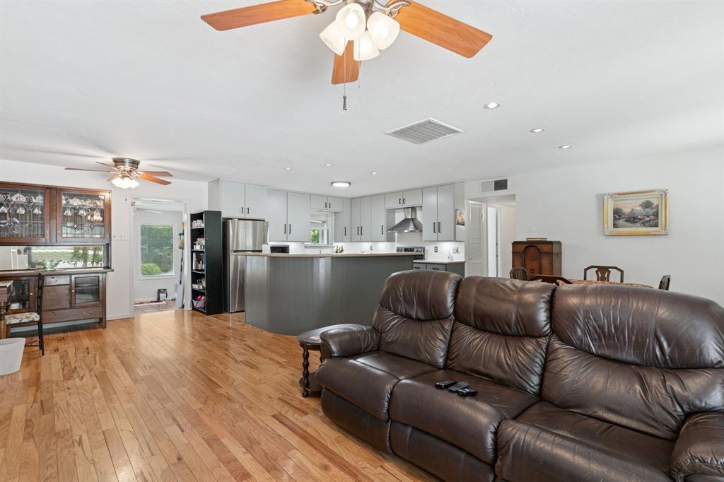 1917 Dogwood Drive