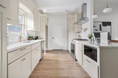 Tiny photo for 2317 Gibbs Williams Circle, Dallas, TX 75224 (MLS # 21206428)