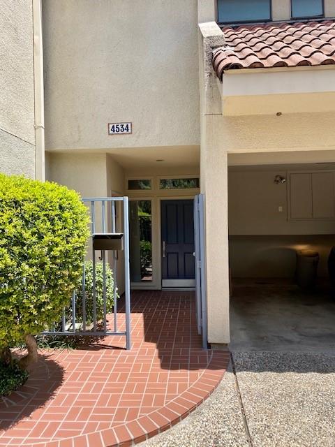 Compound Condo - Residential Lease