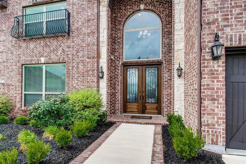 1209 Summer Lane