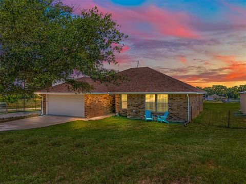 Single Family Residence in Springtown TX 103 Meadow Brook Court.jpg