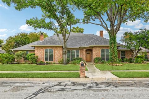 2111 Wimbledon Drive Arlington TX 76017