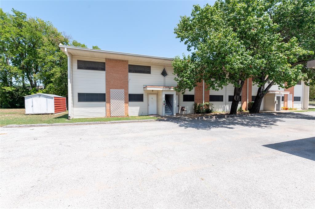 401 Betchan Street 1B