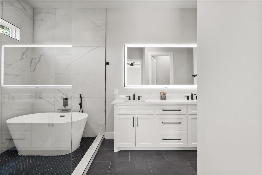 SOUTHGATE MANOR - Residential