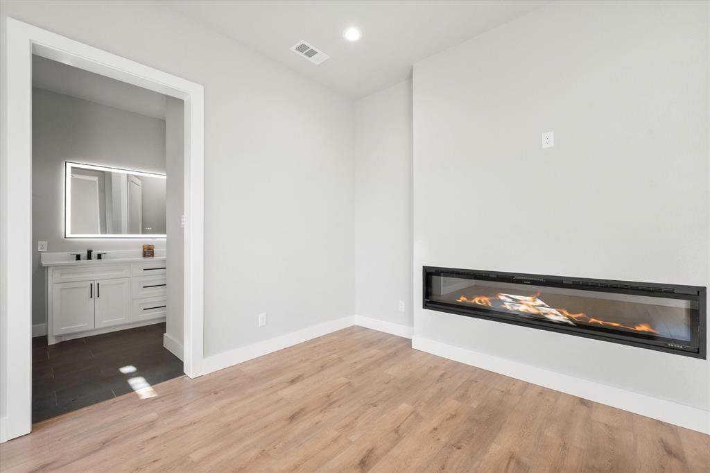 SOUTHGATE MANOR - Residential