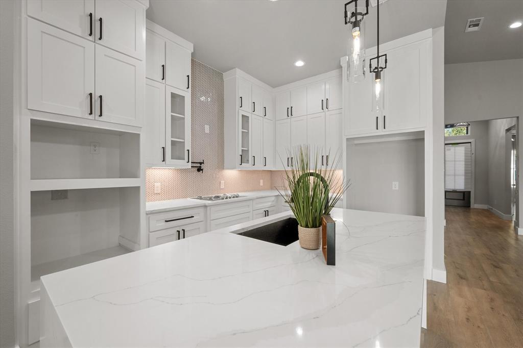 SOUTHGATE MANOR - Residential