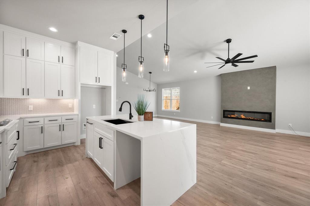 SOUTHGATE MANOR - Residential