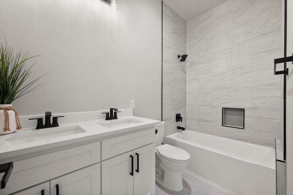 SOUTHGATE MANOR - Residential