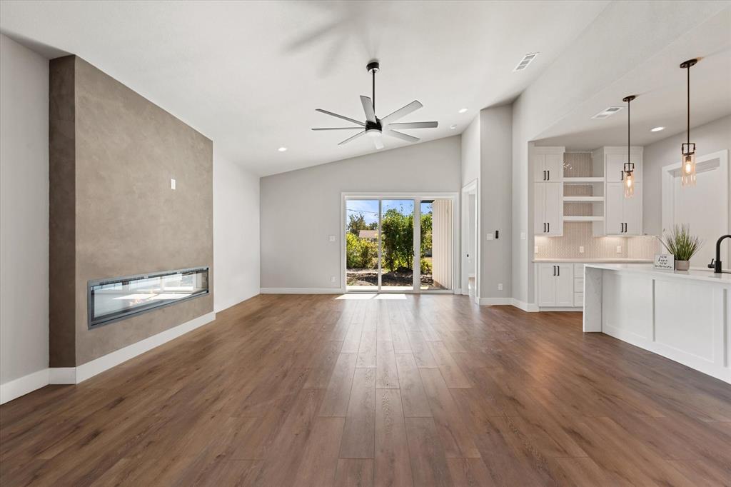 SOUTHGATE MANOR - Residential