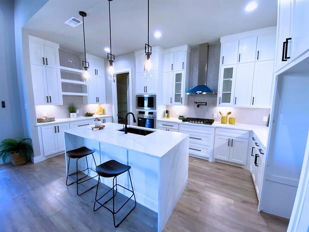 SOUTHGATE MANOR - Residential