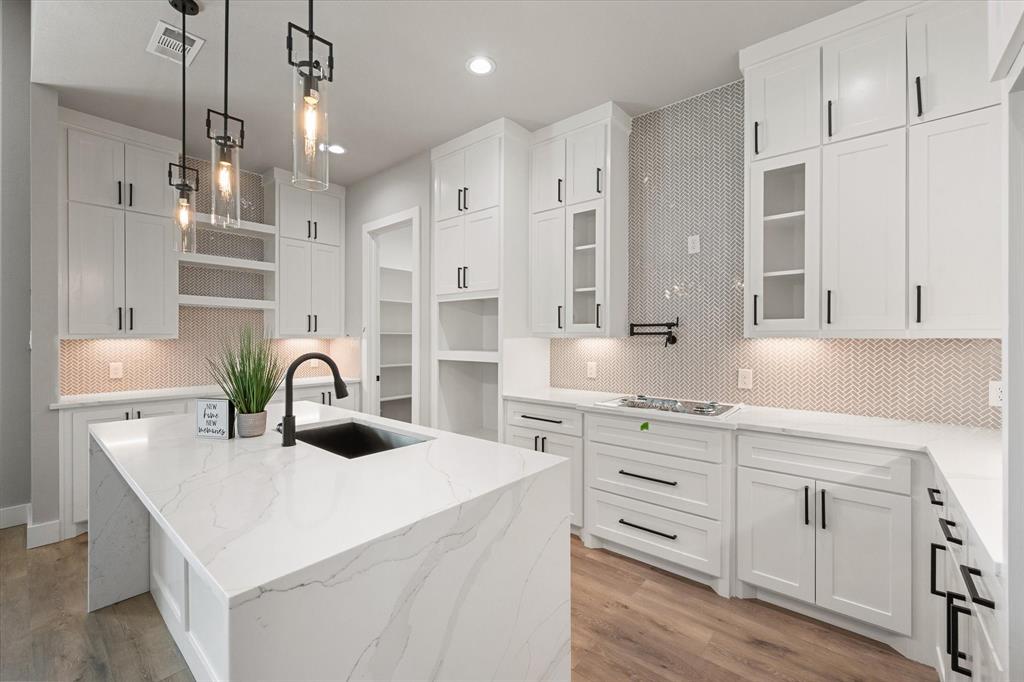 SOUTHGATE MANOR - Residential