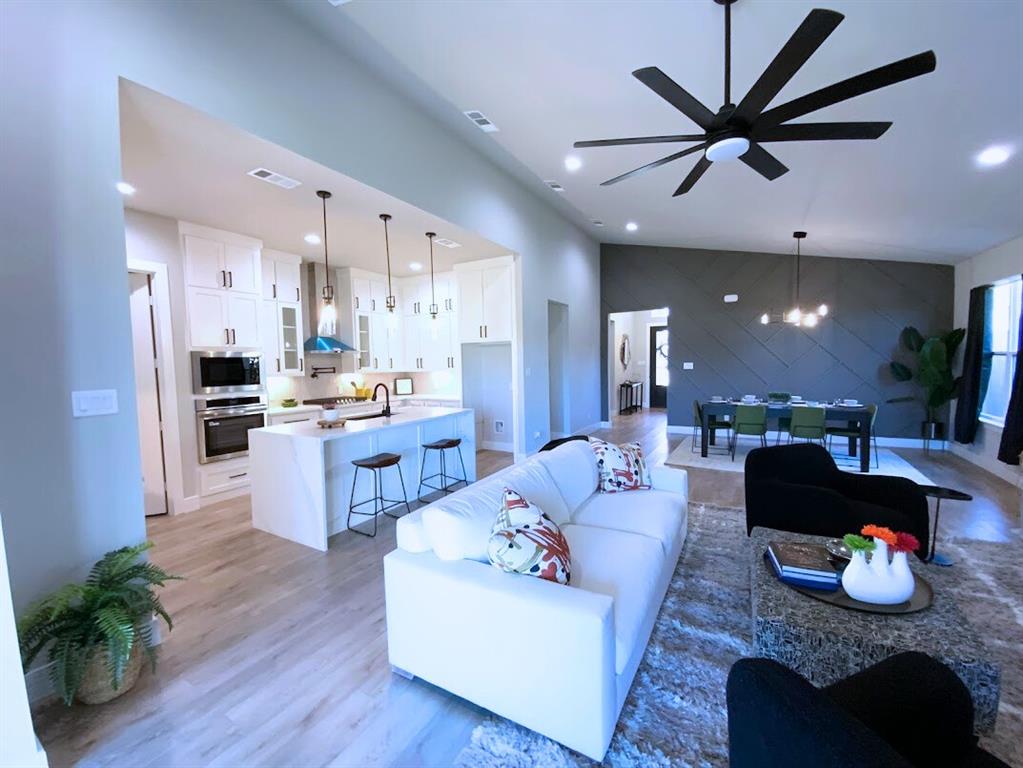 SOUTHGATE MANOR - Residential