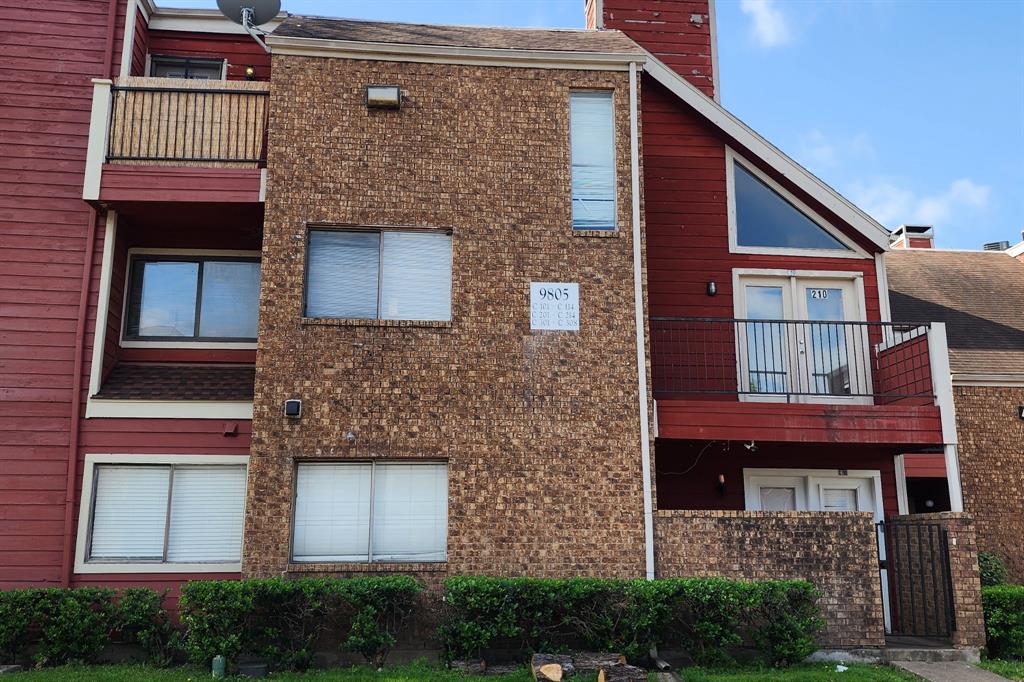 9823 Walnut Street 201