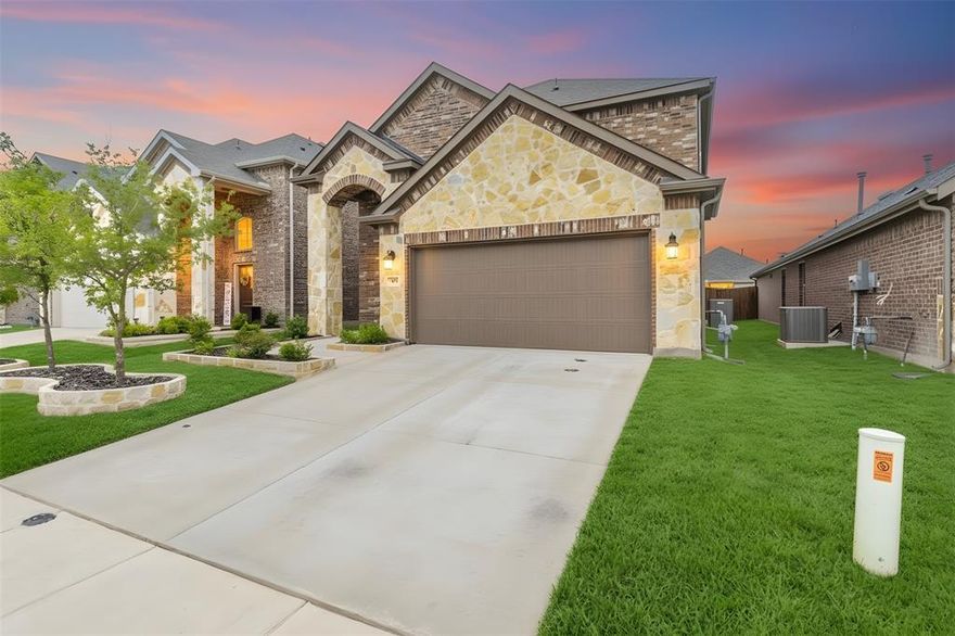 Lovely home in Anna Crossing Villas with large open floor plan. The large primary suite is on the first floor with an ensuite bathroom including dual sinks, walk-in shower and a large walk in closet. Living area has lots of windows and flows seamlessly into the breakfast area and the kitchen with granite countertops, a large island, stainless appliances and a pantry.  This home has lots of natural lighting and modern finishes.  The second level has a bonus area with large windows, one bedroom with an ensuite bathroom , two additional bedrooms and an additional bathroom. The backyard has plenty of room for a covered patio and is perfect for entertaining. There is a nice park with a playground a few houses down. Roof replaced 2026