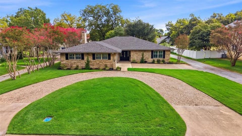 Photo of 1105 N Woods Street, Sherman, TX 75092 (MLS # 21419652)