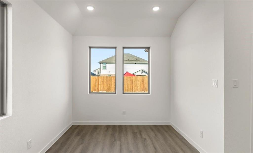 2411 Daisy Lane