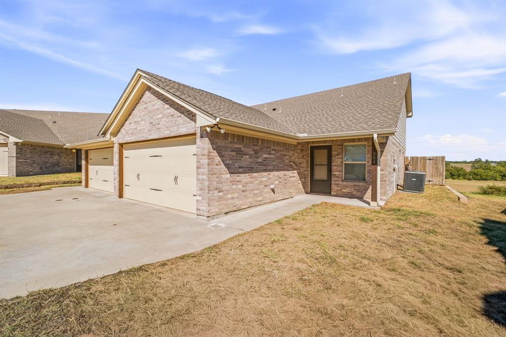 908 Dart Court