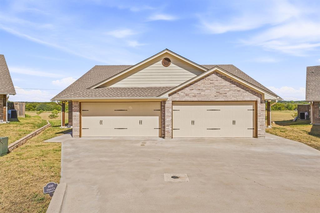 Photo of 908 Dart Court, Granbury, TX 76049 (MLS # 21403262)