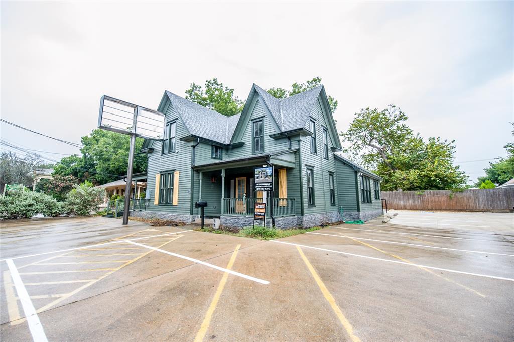 512 W Main Street