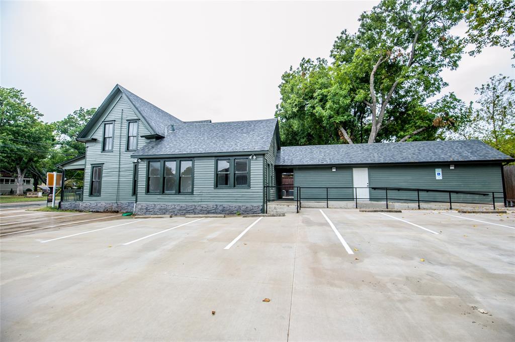 512 W Main Street