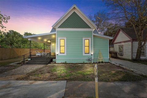 Photo of 404 6th Street W, McGregor, TX 76657 (MLS # 21128817)
