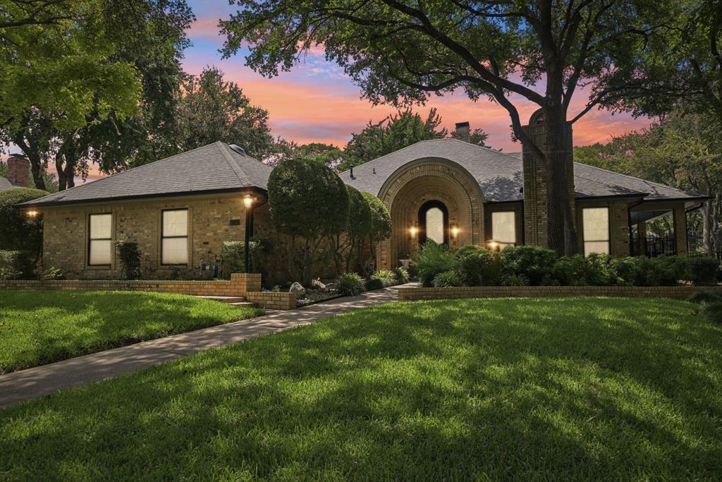 1747 Crescent Lane
