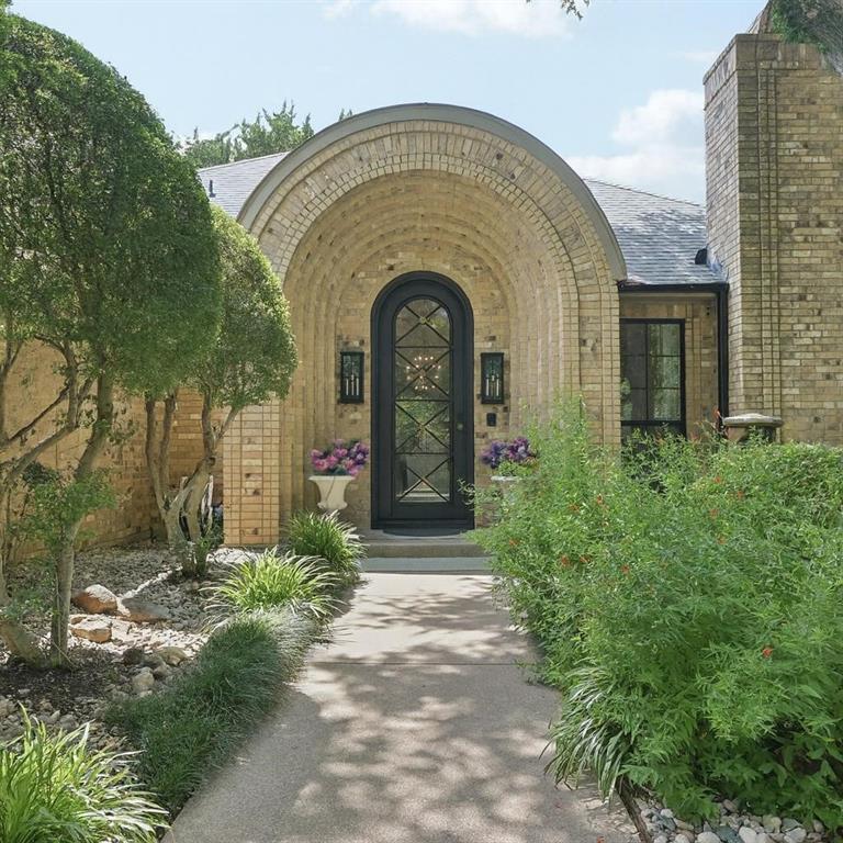 1747 Crescent Lane