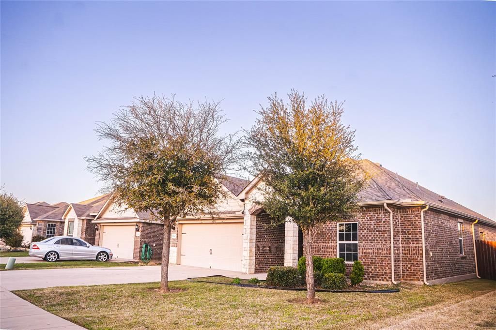 Photo of 13649 Helix Bridge Way, Crowley, TX 76036 (MLS # 21215433)