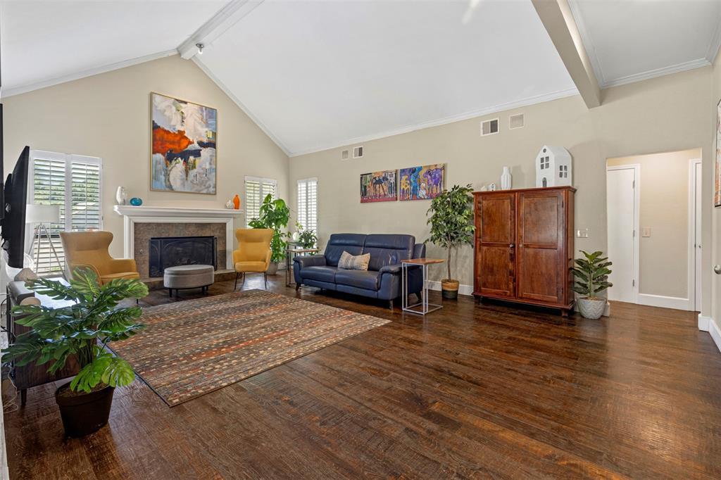 5931 Mapleshade Lane