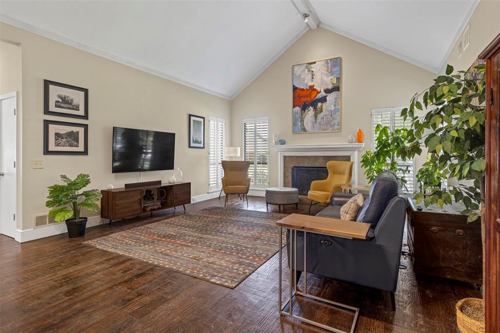 5931 Mapleshade Lane