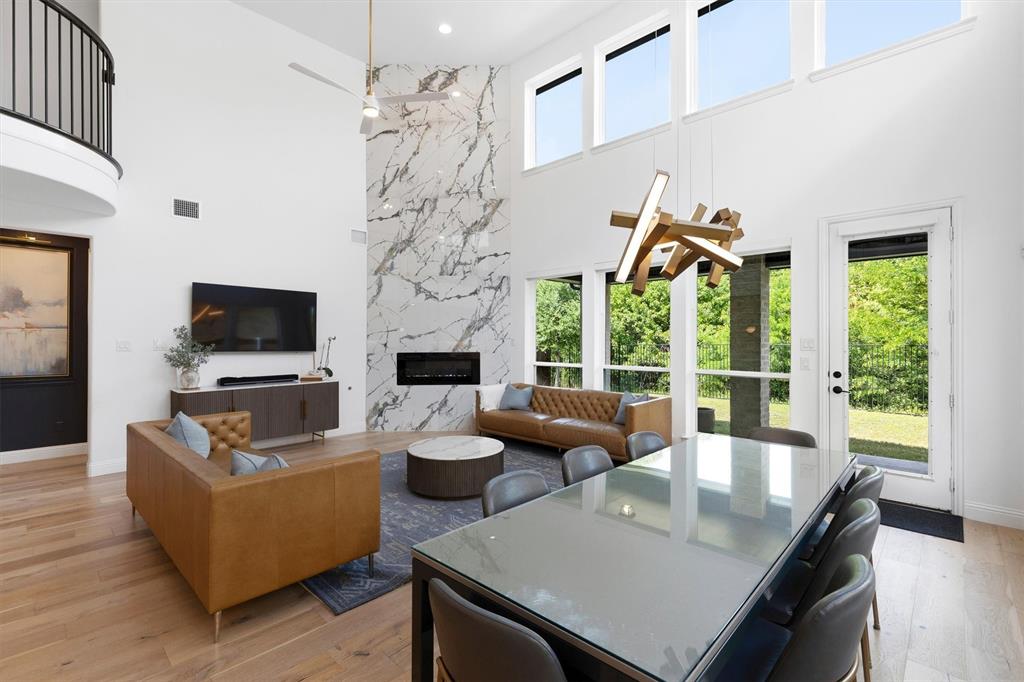 10720 Canoe Drive
