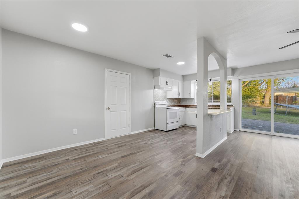 910 Royal Crest Drive