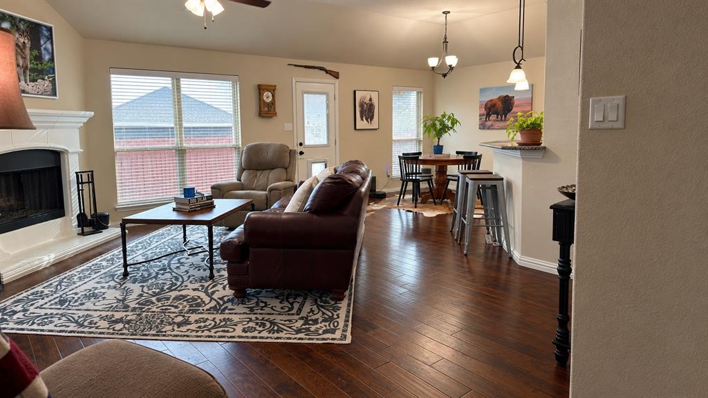 Photo of 1814 Bersand Avenue, Gainesville, TX 76240 (MLS # 21420289)