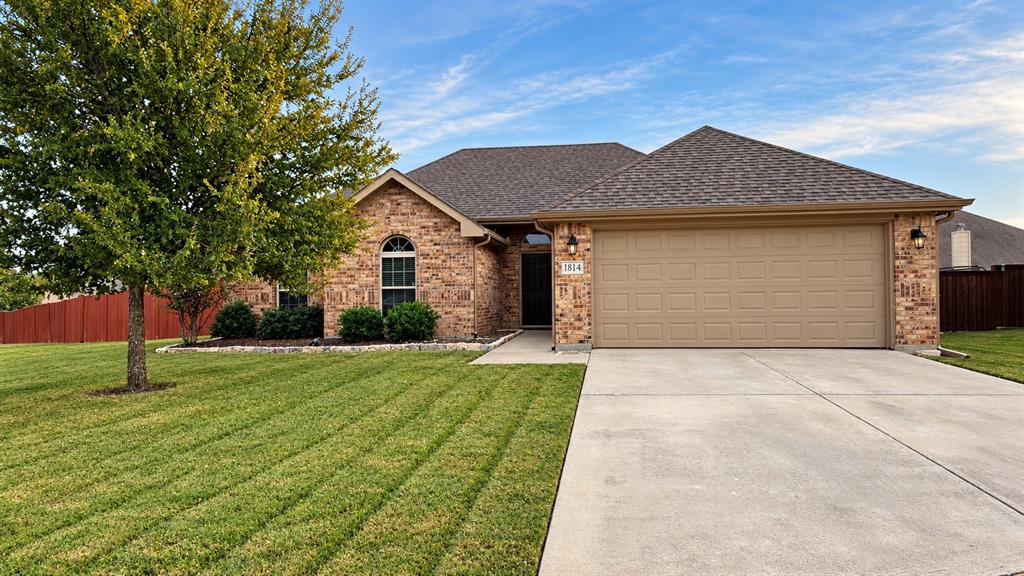 Photo of 1814 Bersand Avenue, Gainesville, TX 76240 (MLS # 21420289)
