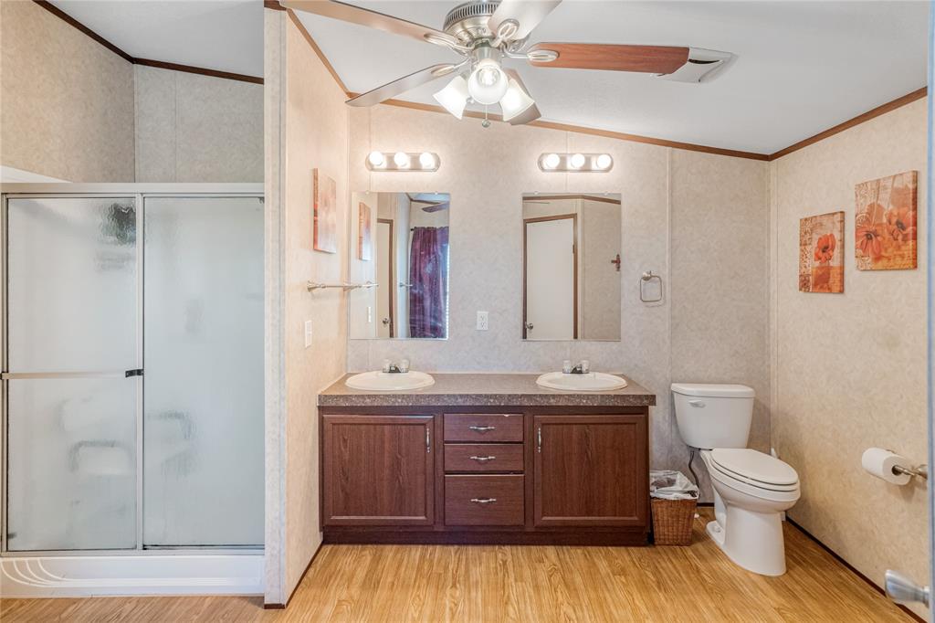 Springtown, Texas 76082, United States, 4 Bedrooms Bedrooms, ,2 BathroomsBathrooms,Residential,Pending,23272