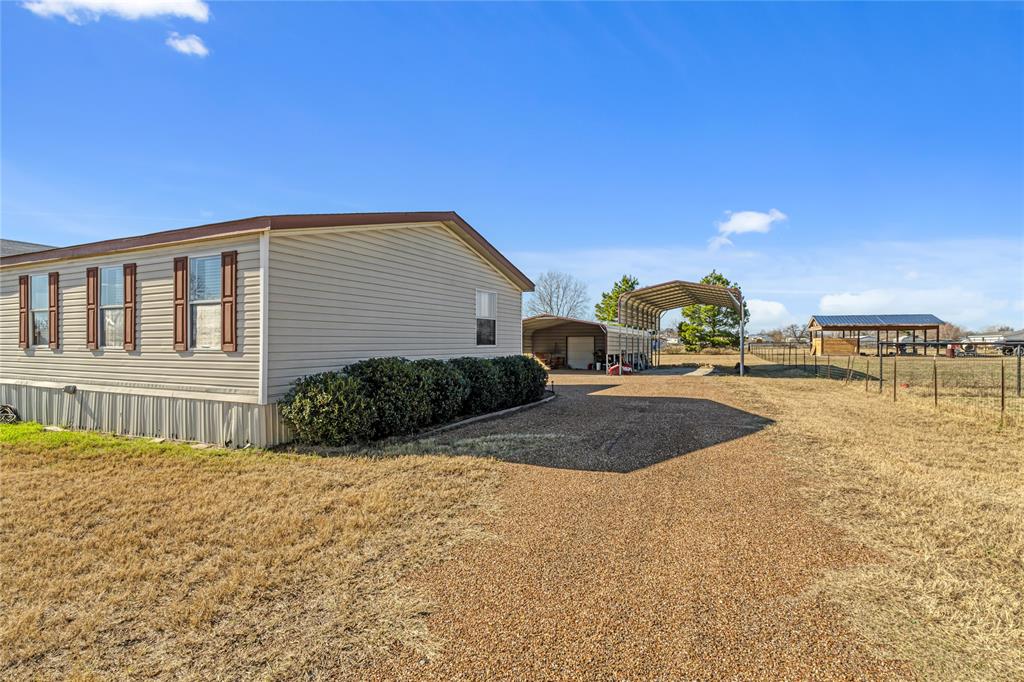 Springtown, Texas 76082, United States, 4 Bedrooms Bedrooms, ,2 BathroomsBathrooms,Residential,Pending,23272