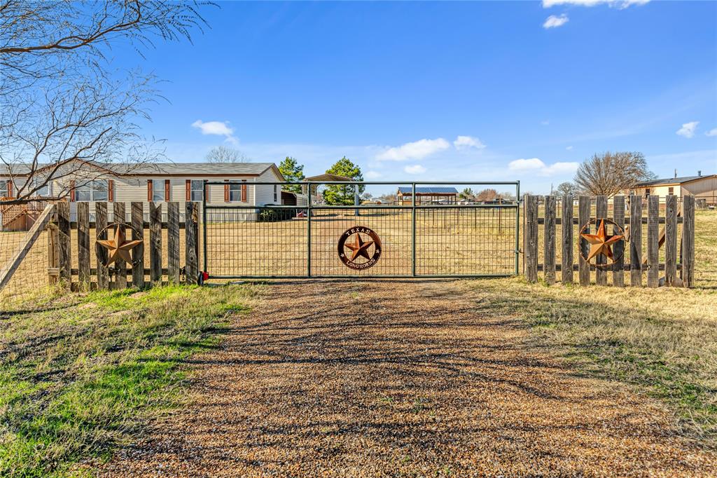 Springtown, Texas 76082, United States, 4 Bedrooms Bedrooms, ,2 BathroomsBathrooms,Residential,Pending,23272
