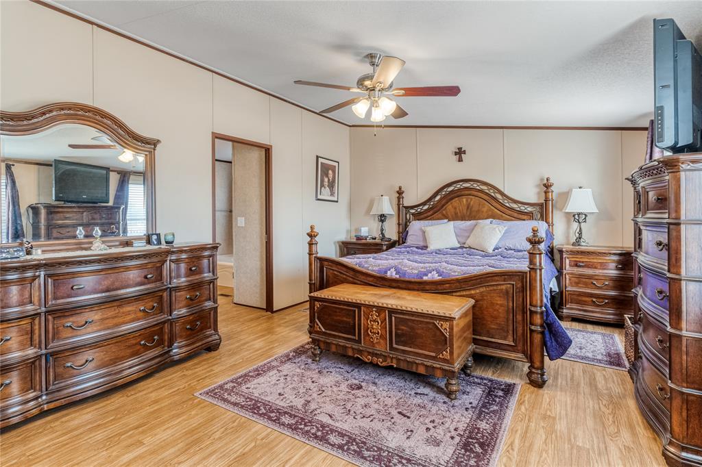 Springtown, Texas 76082, United States, 4 Bedrooms Bedrooms, ,2 BathroomsBathrooms,Residential,Pending,23272