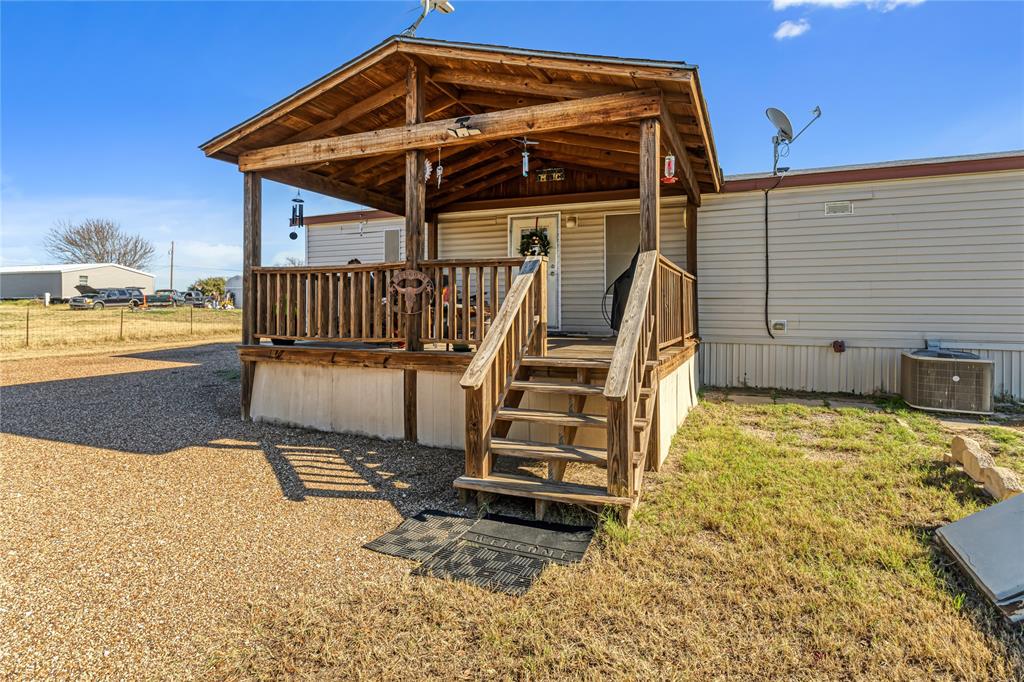 Springtown, Texas 76082, United States, 4 Bedrooms Bedrooms, ,2 BathroomsBathrooms,Residential,Pending,23272