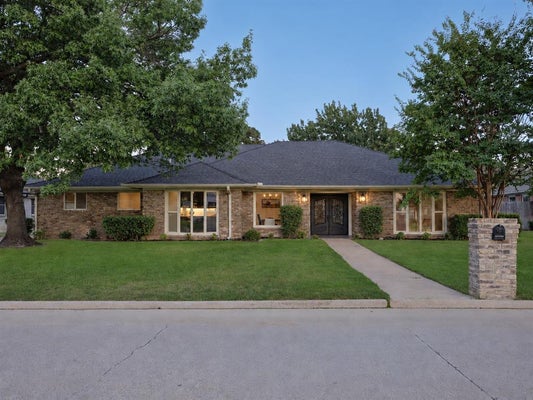 110 OAKMONT DR, ROANOKE, TX 76262 - Image d6d12b2c5b48c2b5e162b27d29ca40bd/2216135056