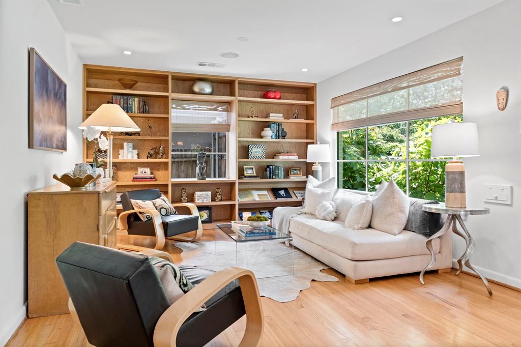 2616 Pasadena Place