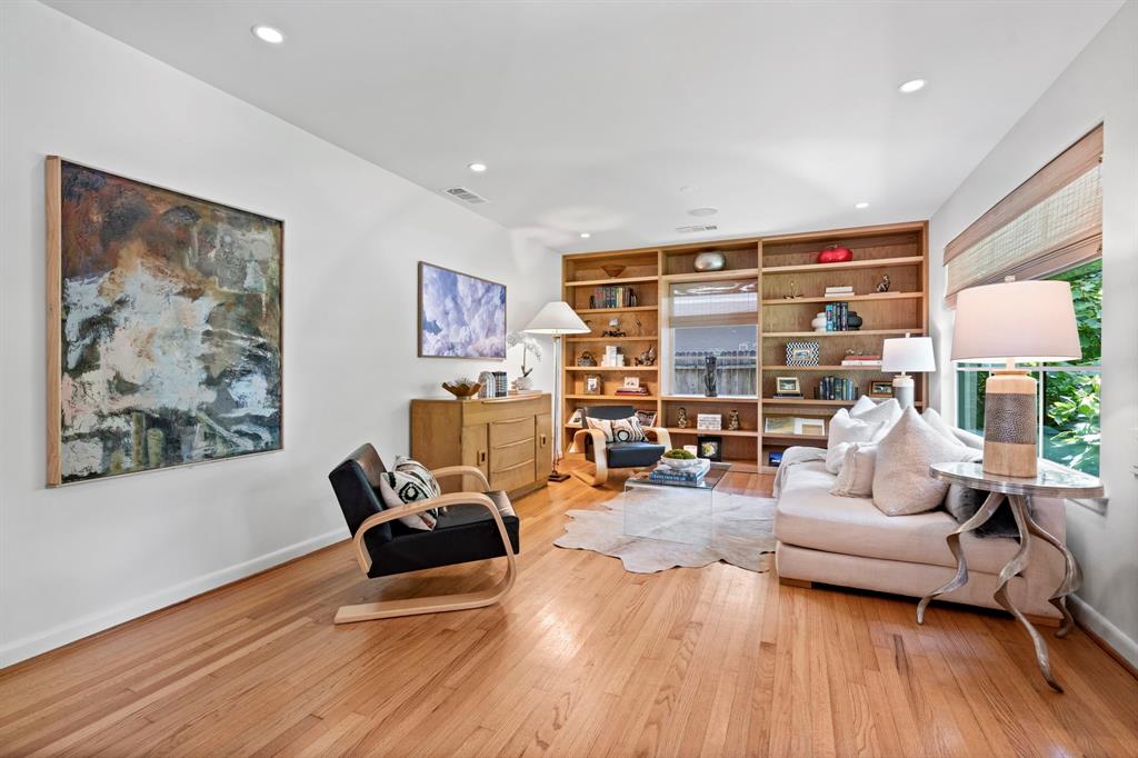 2616 Pasadena Place