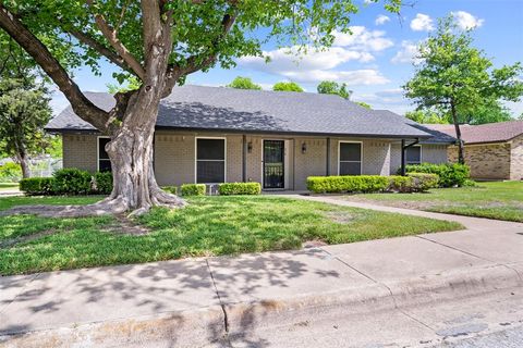 316 Brookwood Drive DeSoto TX 75115