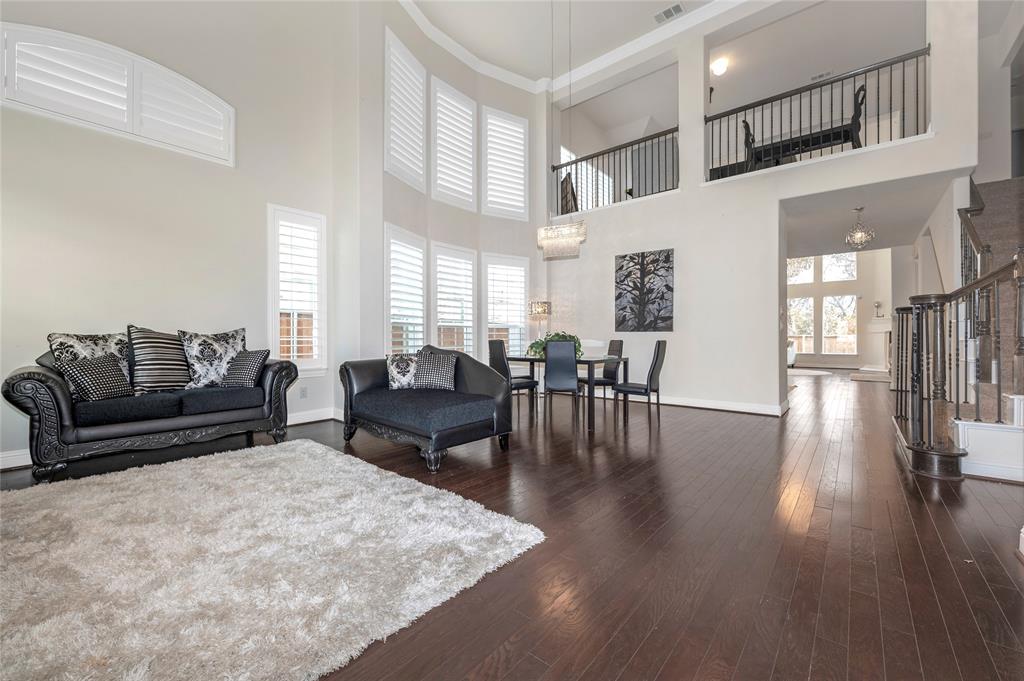 5045 Mulholland Drive