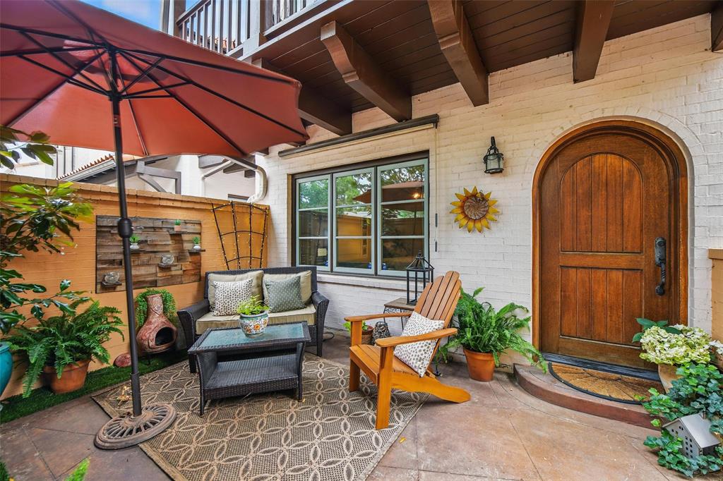 261 Casa Blanca Avenue