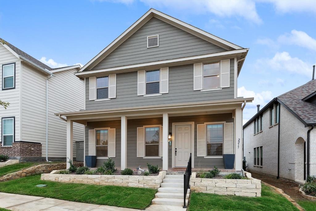 2217 Elm Place