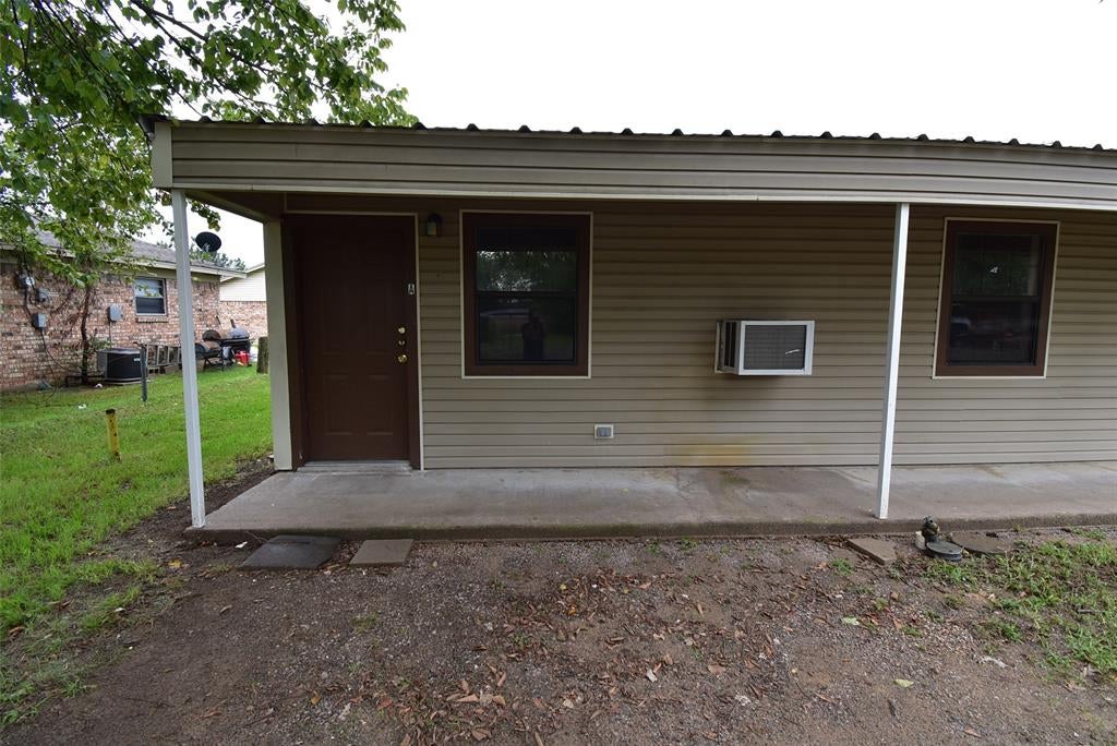 Photo of 606 N Main Street #A, Collinsville, TX 76233 (MLS # 21350443)