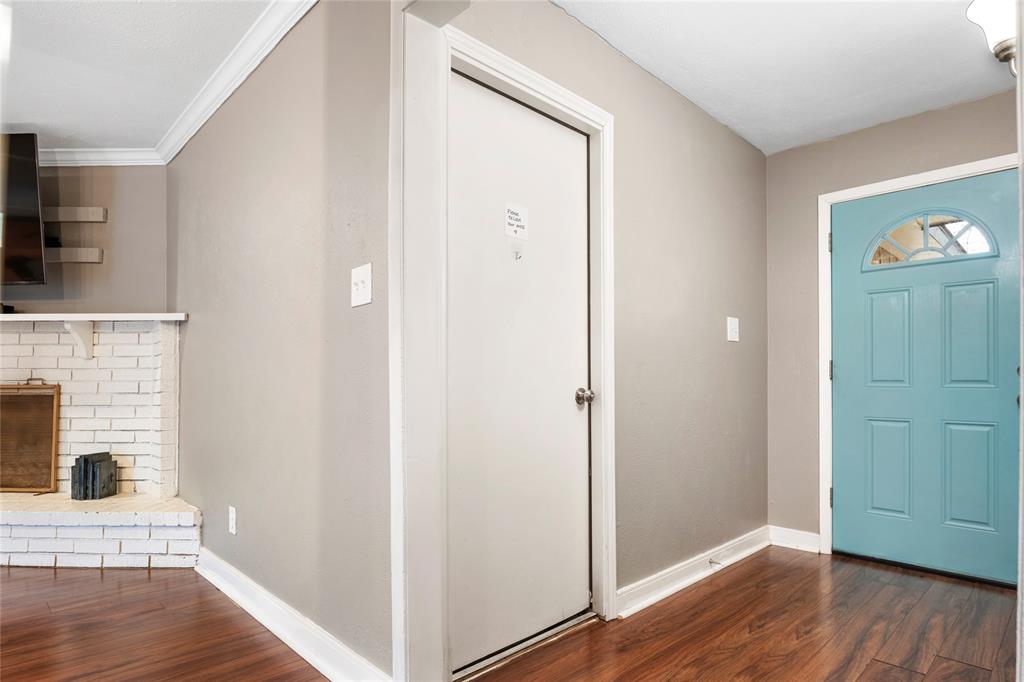 906 Rolling Ridge Drive