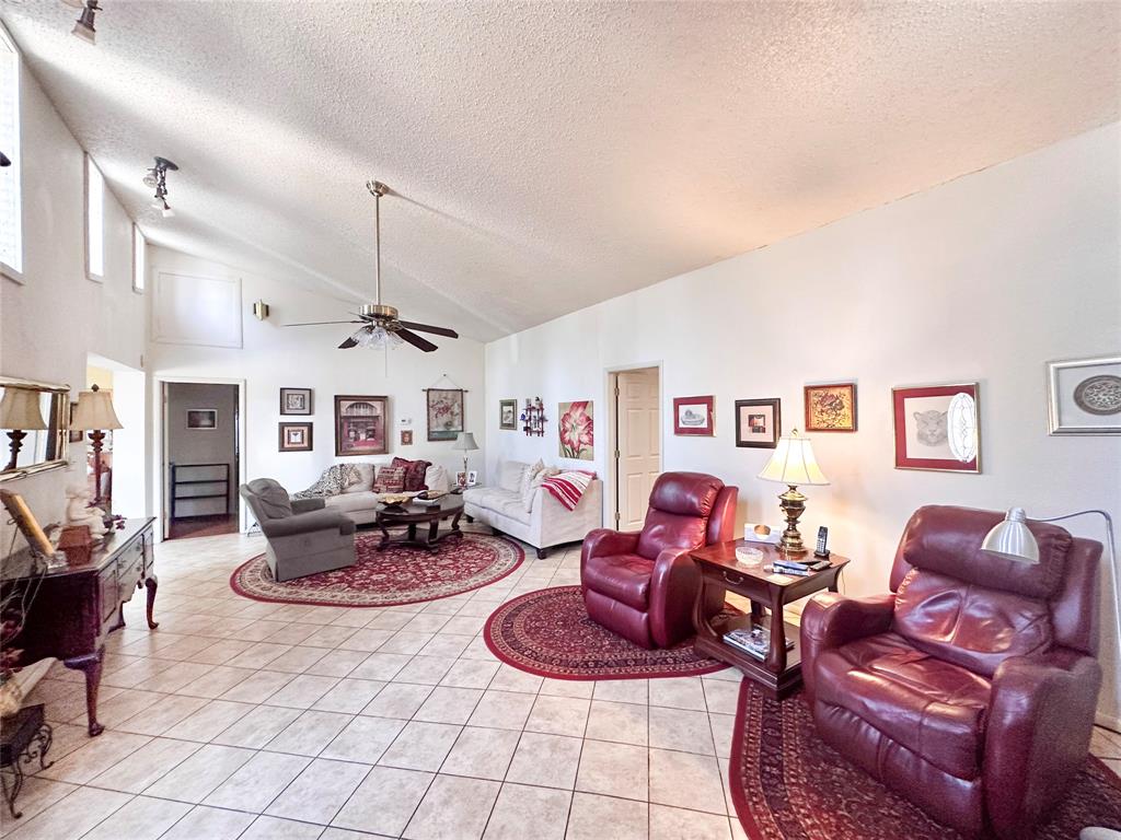 BRIERWOOD BAY - Residential