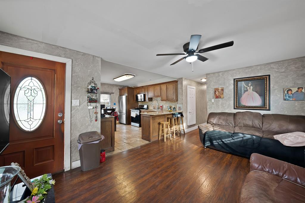 230 W Jerden Lane